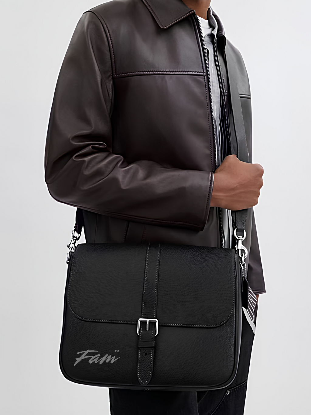 COACH Warner Messenger Bag in Pebble Leather